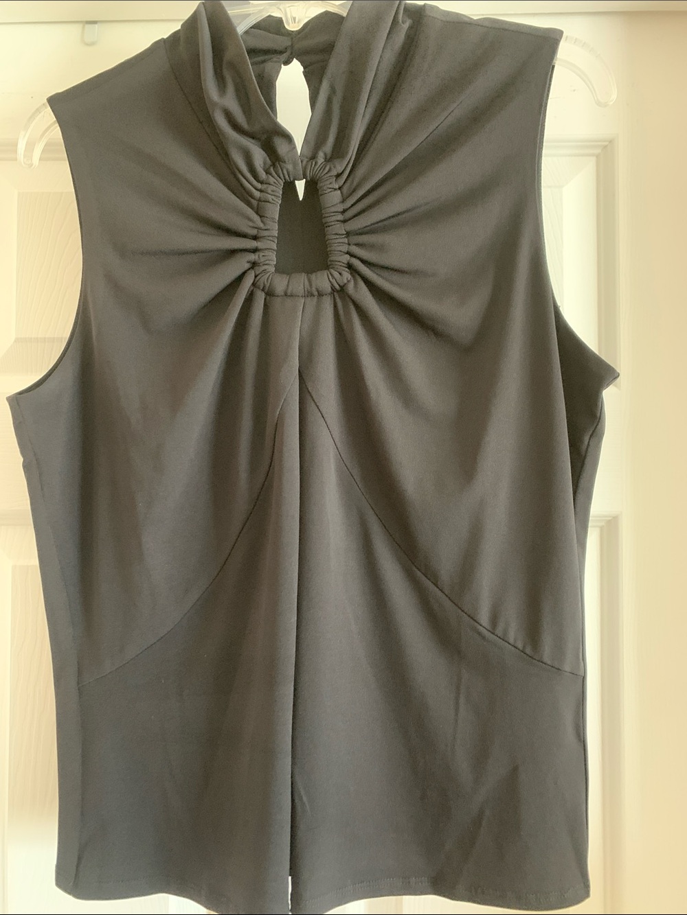 Adrienne Landau Black Sleeveless Keyhole Ruched Neck Camisole